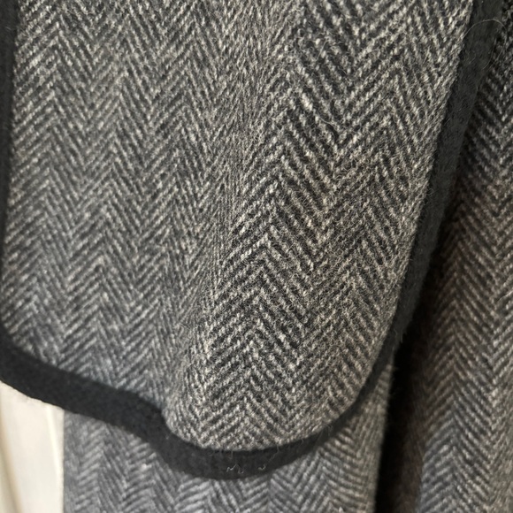 VTG Alorna Herringbone Gray Wool Blend Cape Black Trim Neck Scarf Union USA Made - Picture 5 of 15
